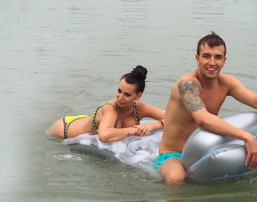 Sramota me je da naši roditelji čitaju o seksu