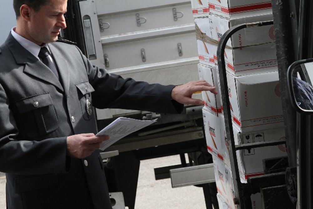 Grčki državljanin pokušao da "prevari" srpsku policiju! Ono što je pokušao da sakrije iznenadilo je sve na graničnom prelazu!