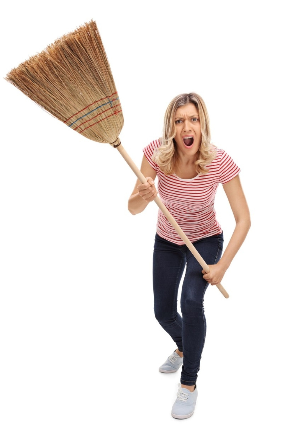 Tukla svekrvu metlom, sin gušio majku!