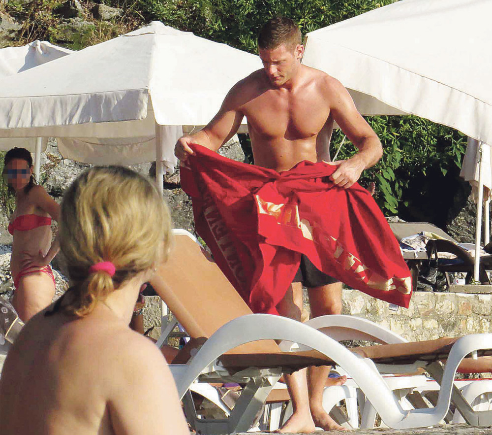 Viđ’ telo tigra u mlađanoga Radojičića! (FOTO + VIDEO)