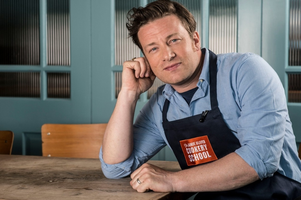 Lopov uleteo u kuću Džejmija Olivera, usledila ŽESTOKA MAKLJAŽA!