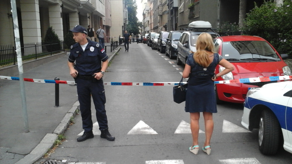 Mladić i devojka ranjeni u pucnjavi! (FOTO)