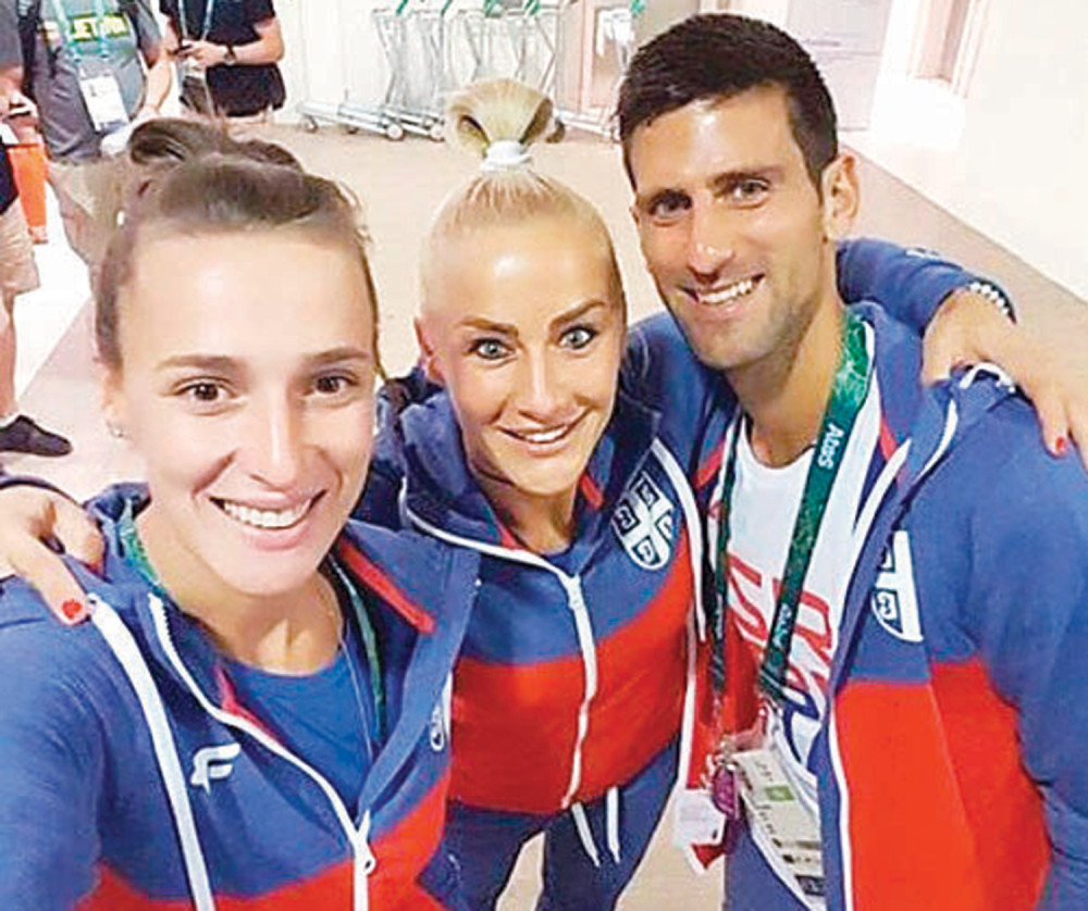 Nole, care, može selfi?!