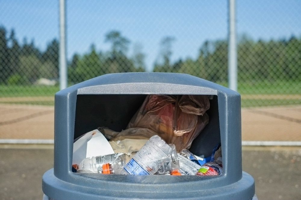 Obezbeđene 134 kante za smeće