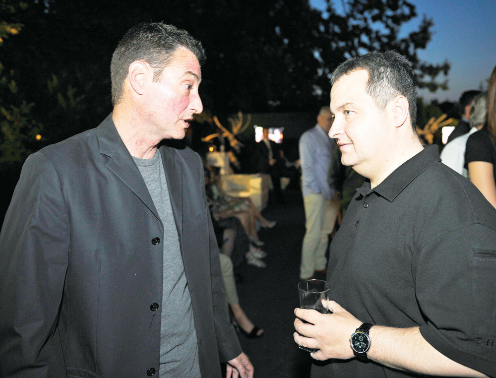 Ministri su moroni, odoh iz politike!