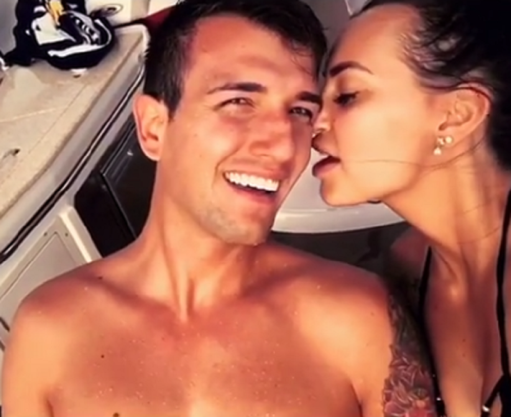 Kaća i Nemanja razmenili nežnosti na jahti (VIDEO)