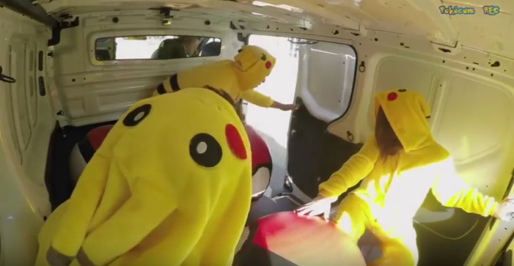 Pokemoni napali ljude (VIDEO)