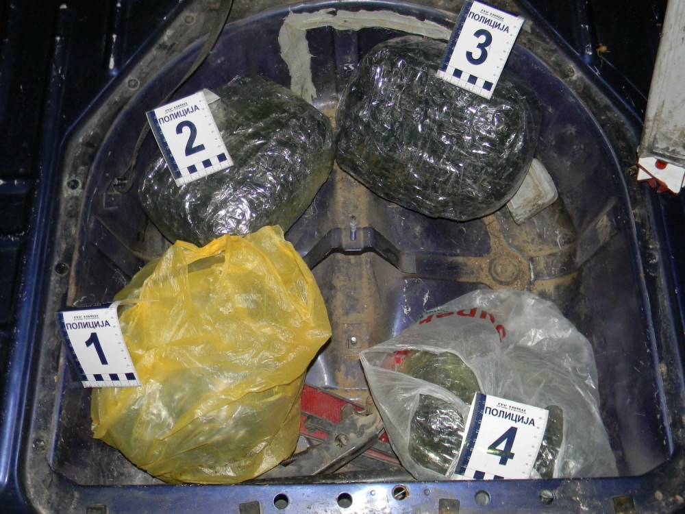 Zaplenjeno četiri kilograma marihuane