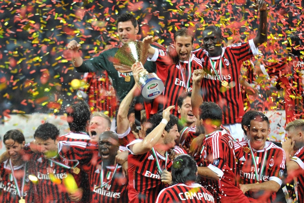 Berluskoni prodao Milan za 740 "milki"!