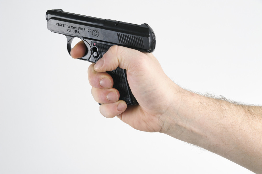 Krenuo na svadbu, pa pucao u koloni!