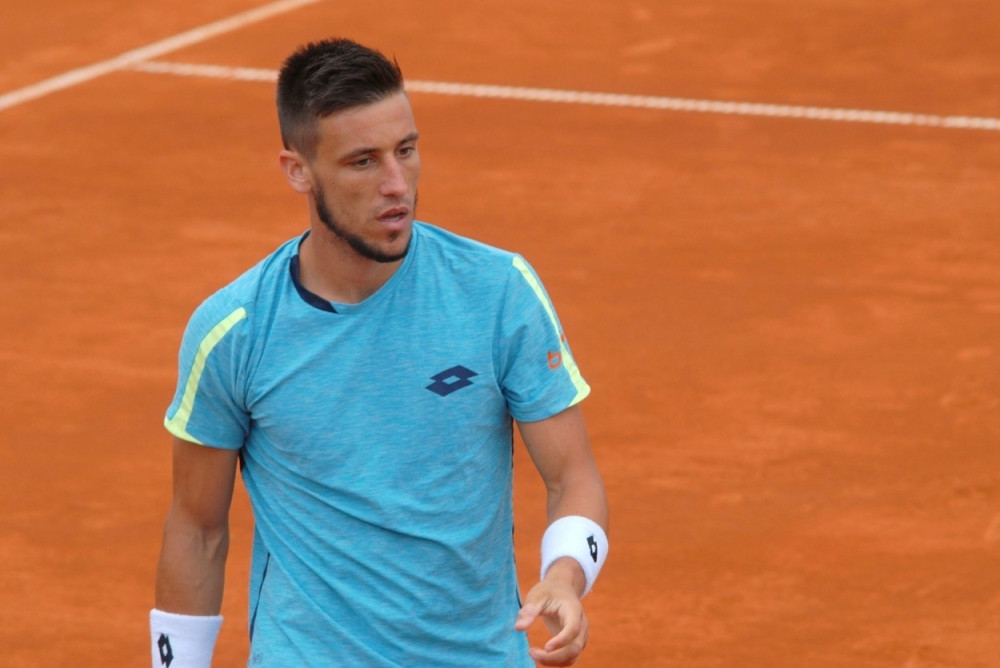 Bosanski teniser obrijao glavu i napisao TRI SLOVA na njoj! (FOTO)