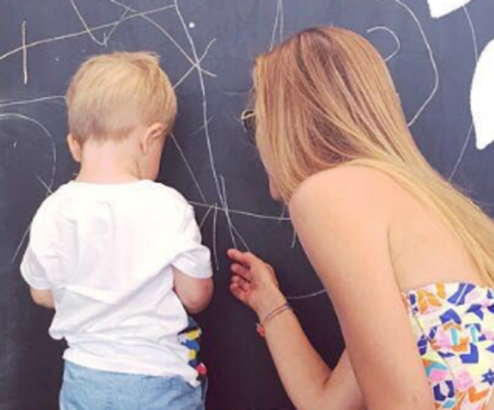 Evo na kom jeziku mali Đoković uči da čita i piše (FOTO)