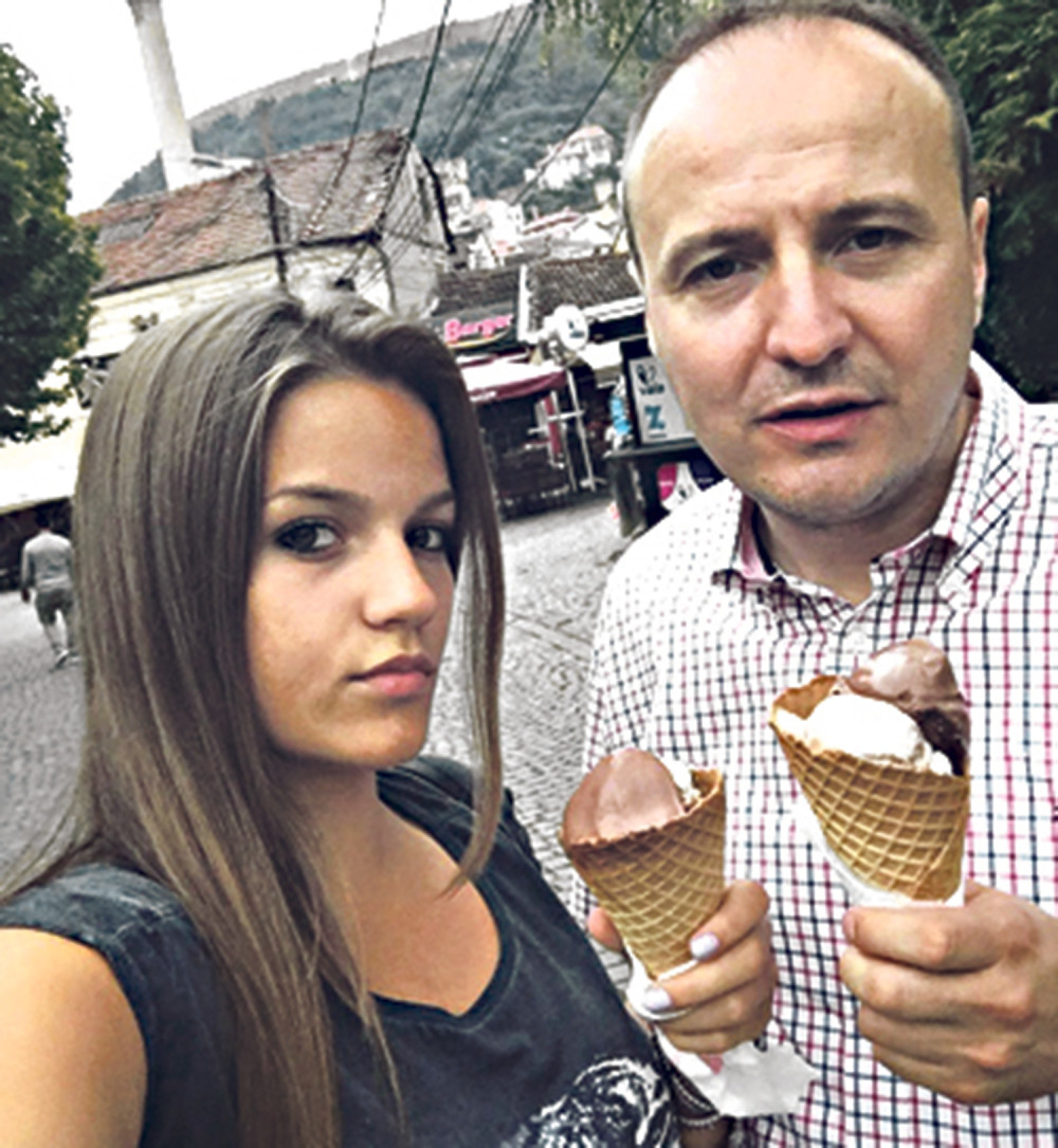 Radenković sa ćerkom prošetao Prizrenom