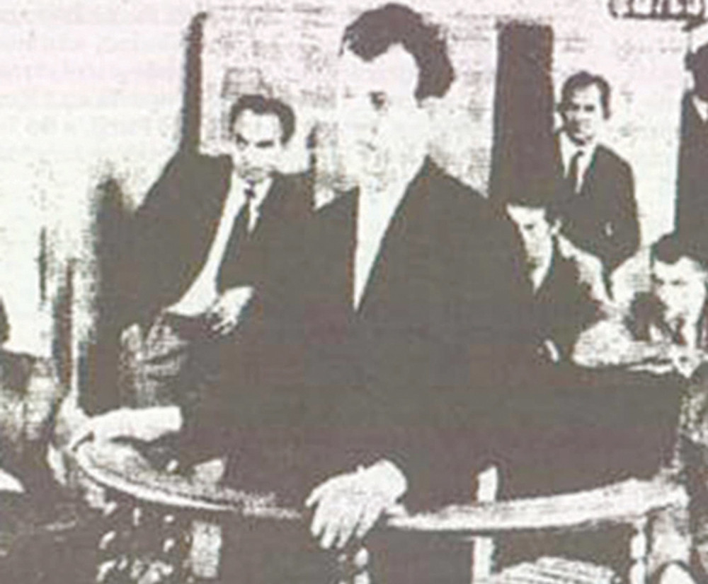 Ustaše digle u vazduh salu punu publike!