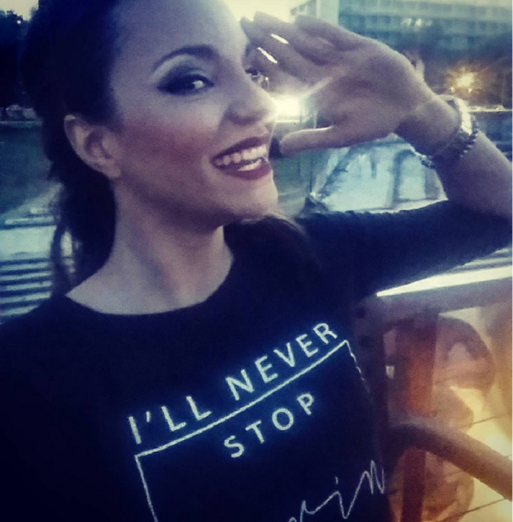 Ružica traži dečka "preko stomaka"