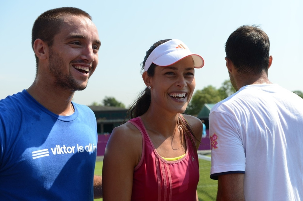 Viktor i Ana prate košarkaše protiv "kengura"