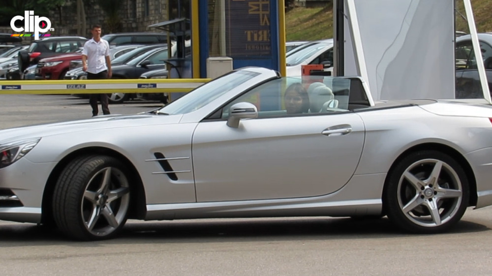 Afrika voza kabrio od 100.000 evra! (VIDEO)