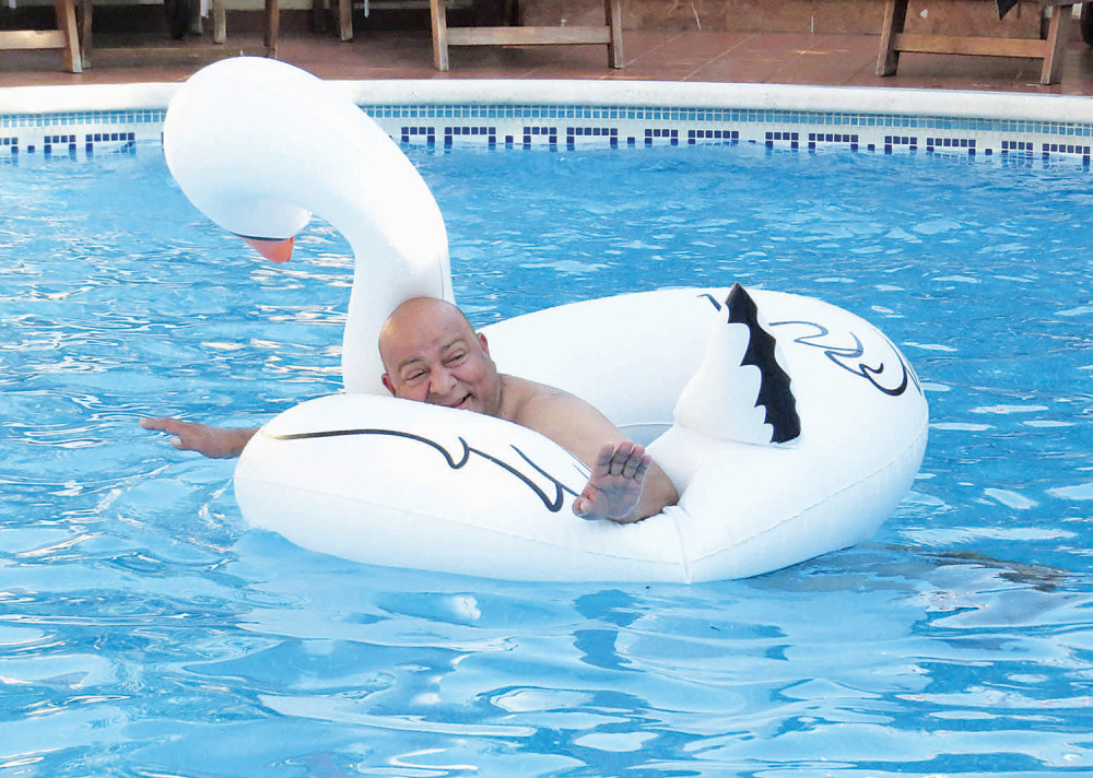 Džej uzjahao labuda (VIDEO)