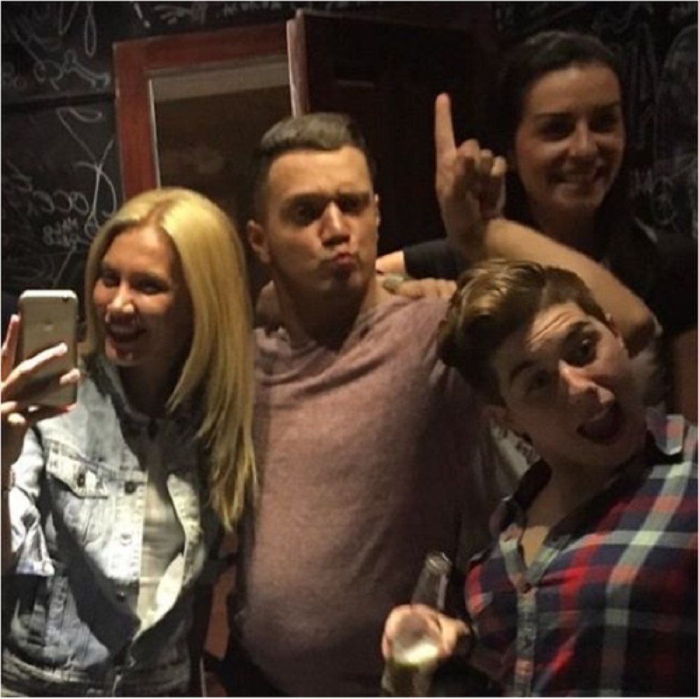 Evo sa kojim poznatim cicama izlazi Gastoz (FOTO)