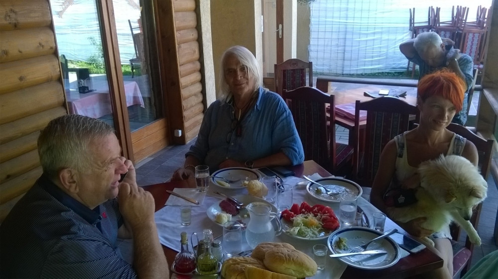 Bora navalio na dragačevski kajmak