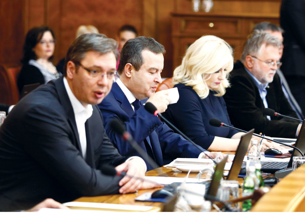 Dačić pio kafu da se razbudi!