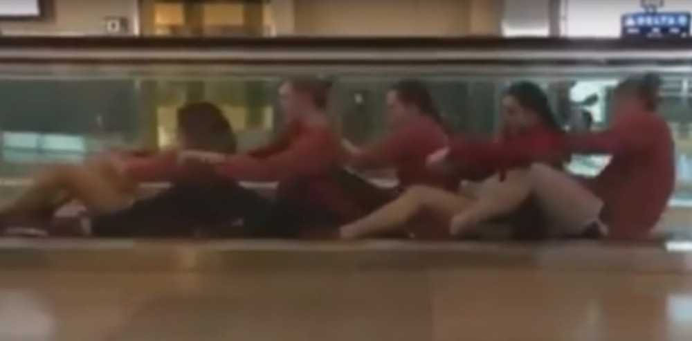 Plakaćete od smeha zbog ovih plivačica! (VIDEO)