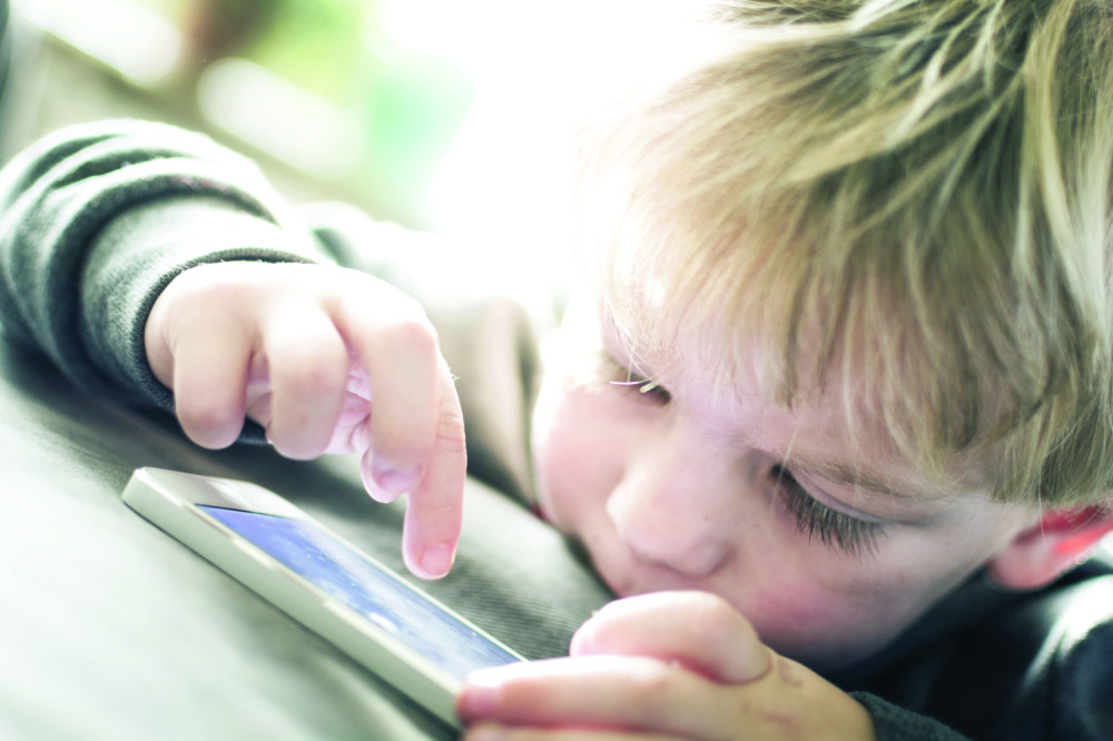 Roditelji, zabranite deci Fejsbuk!