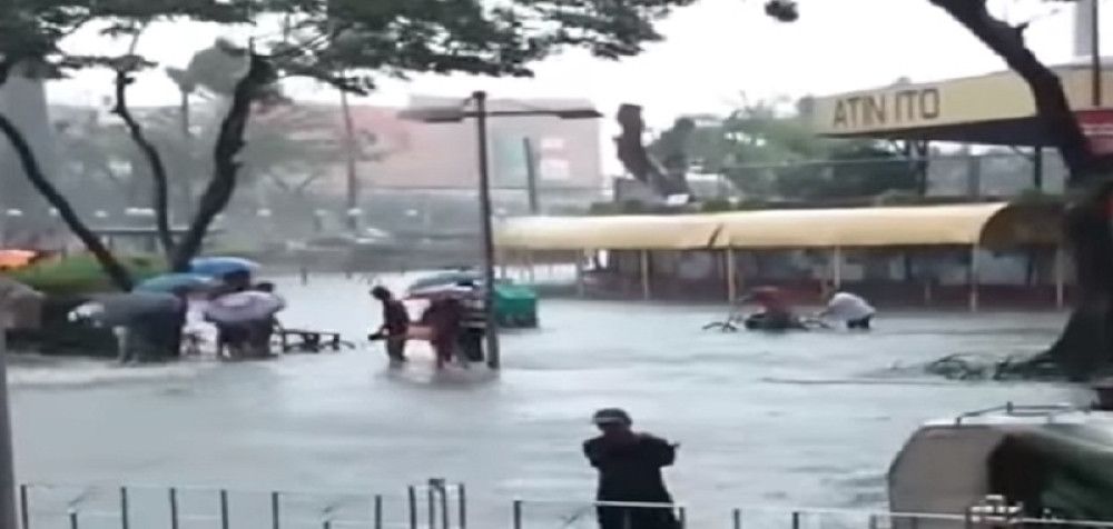 Najmanje petoro poginulih u poplavama