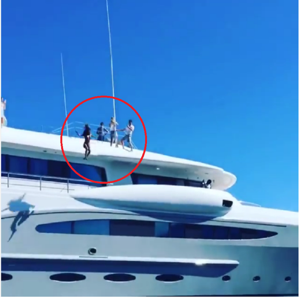 Nikol skočila sa jahte! (VIDEO)