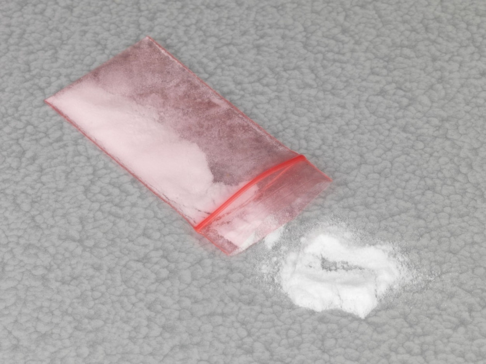 Dilovao drogu učenicima u autobusu!