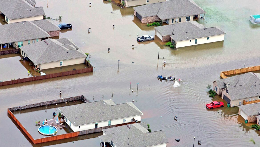 Poplave odnele najmanje osam života