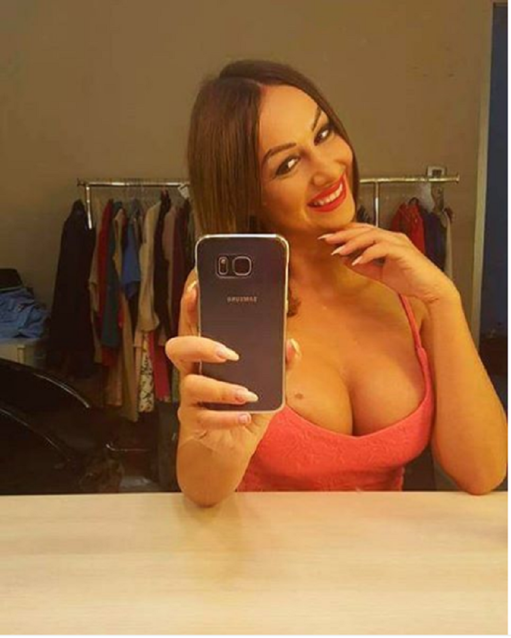 Maca Diskrecija tripuje da liči na latino zavodnicu (ANKETA)