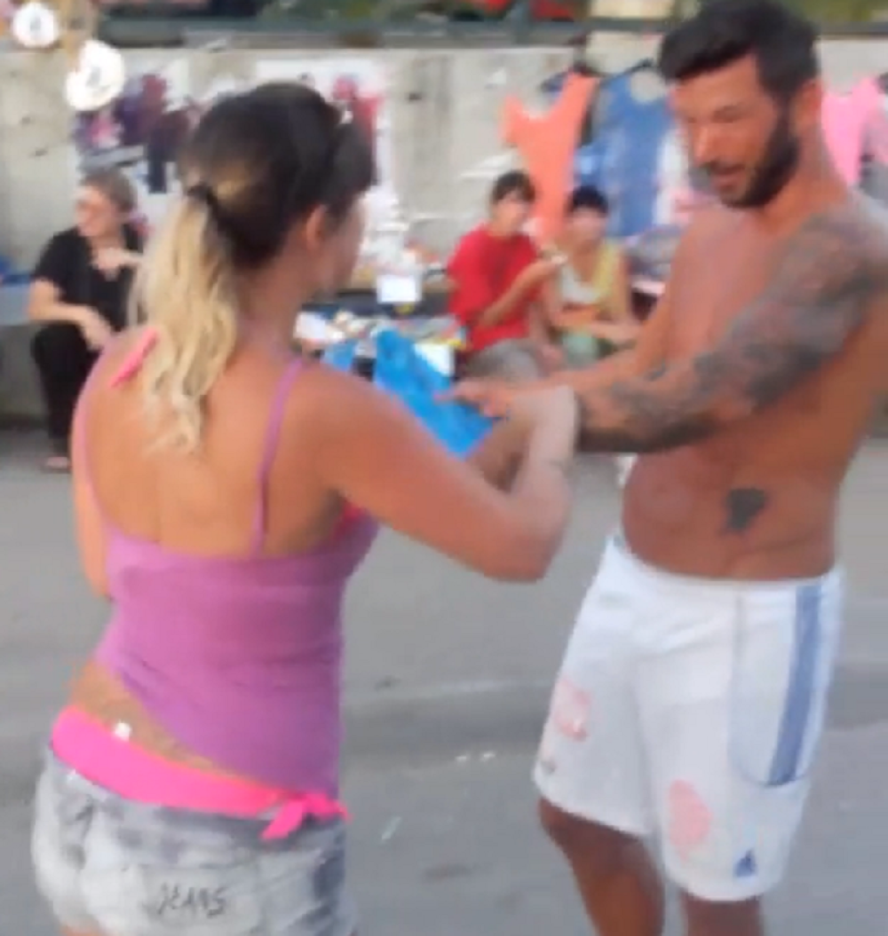 Bivšeg farmera napala devojka (VIDEO)