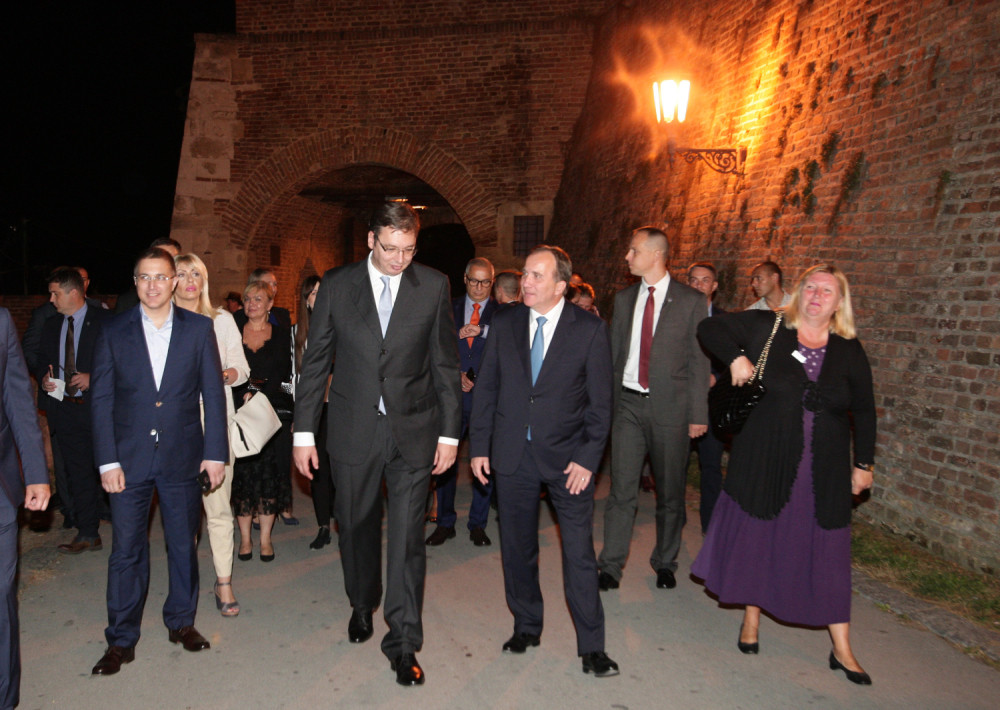 Premijer Švedske s Vučićem prošetao Kalemegdanom (FOTO)