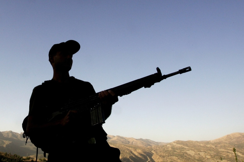 Vojnik pucao na kolege, ubio trojicu, ranio 12