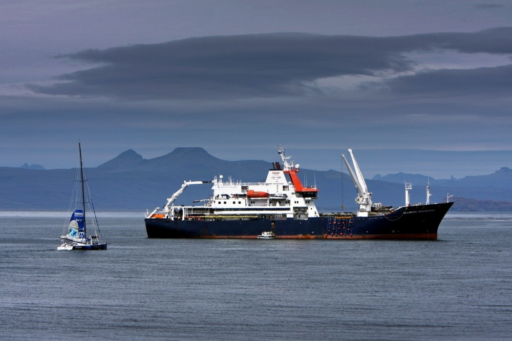 Brod “Bar” udario "Marina Stars"