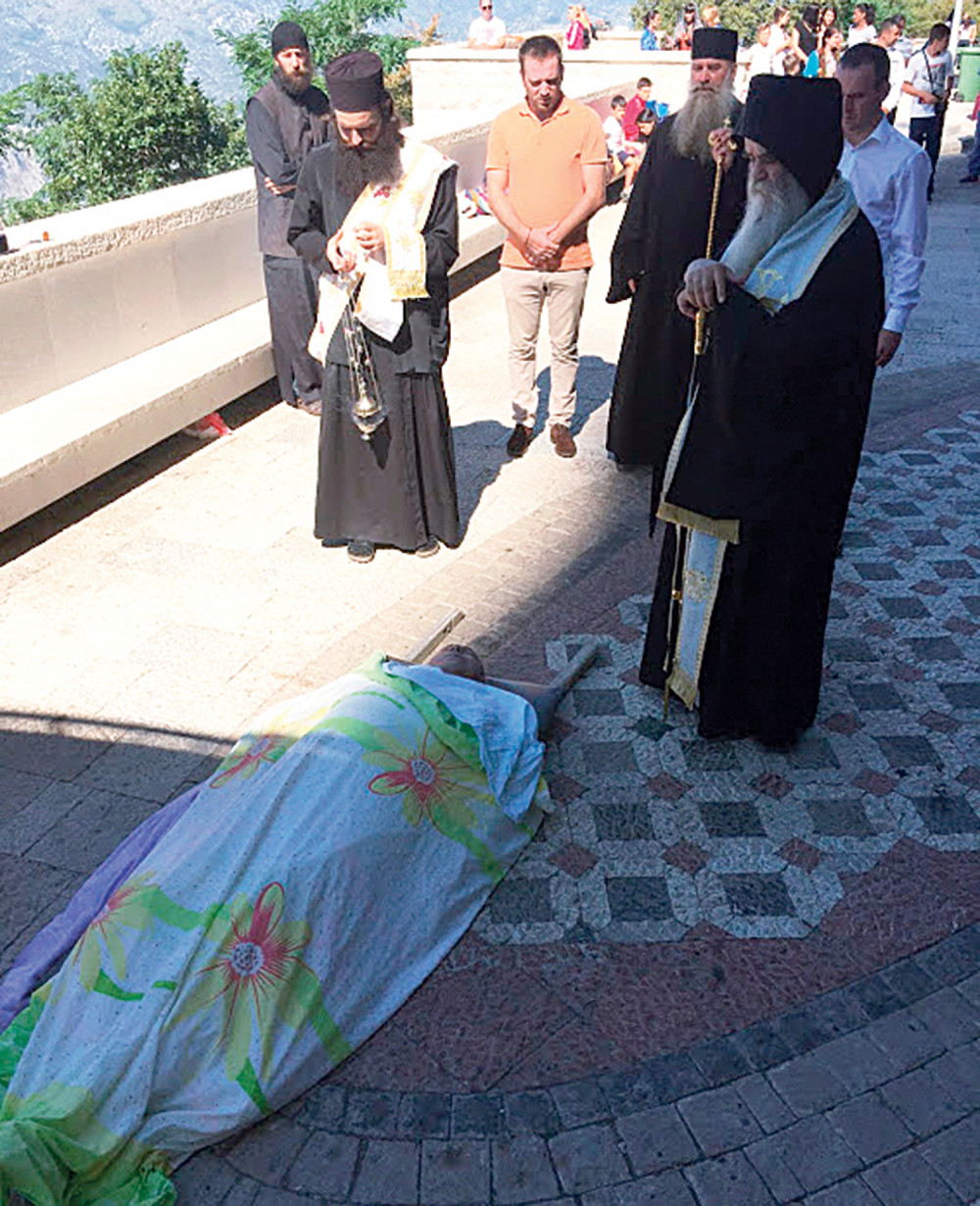 Rus umro pod Ostrogom, Amfilohije ga okadio!