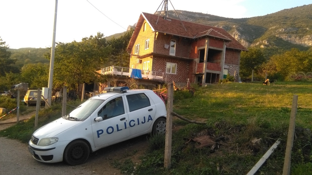 Supružnici povređeni u eksploziji bombe!