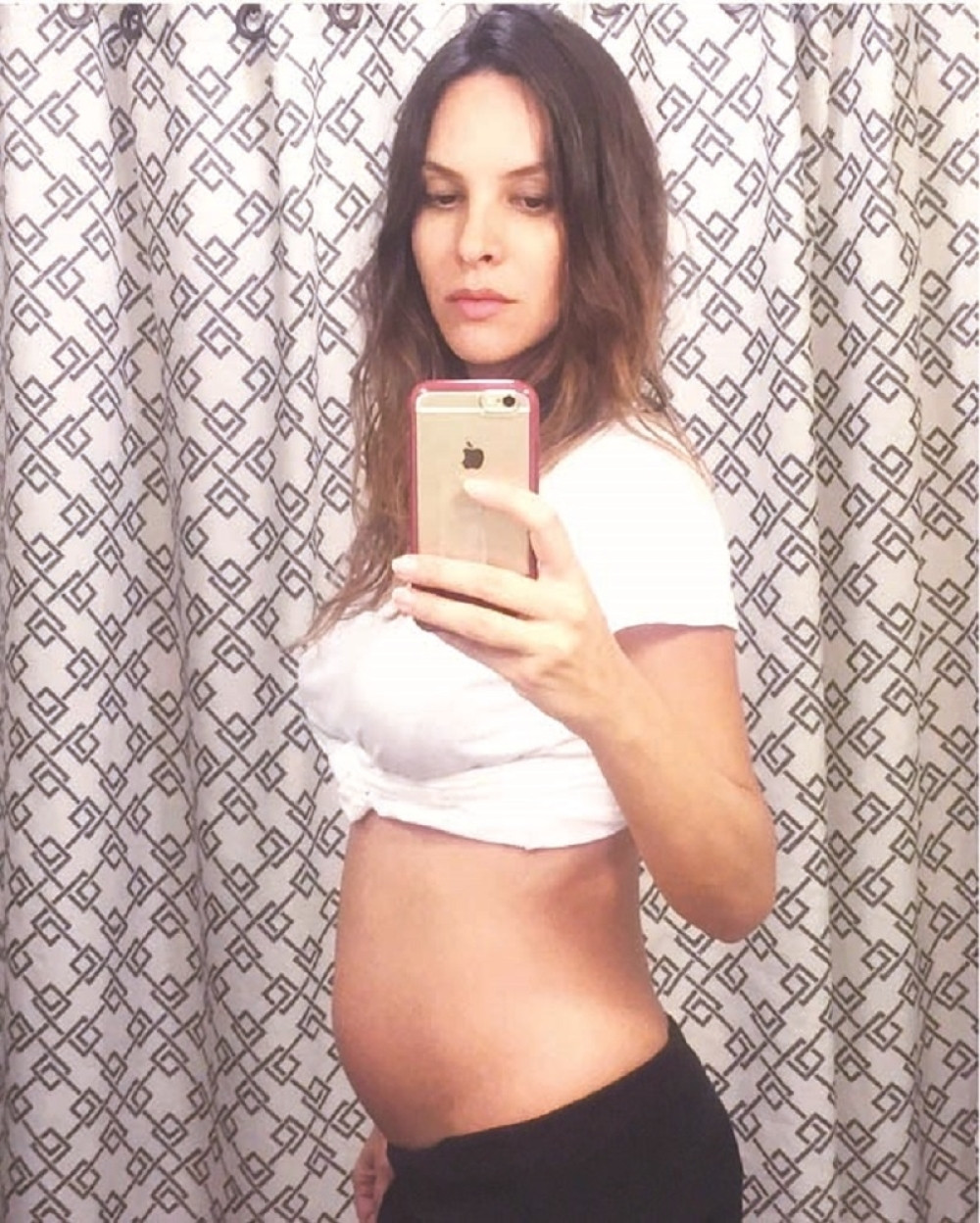Bivša modelsica u šestom mesecu trudnoće