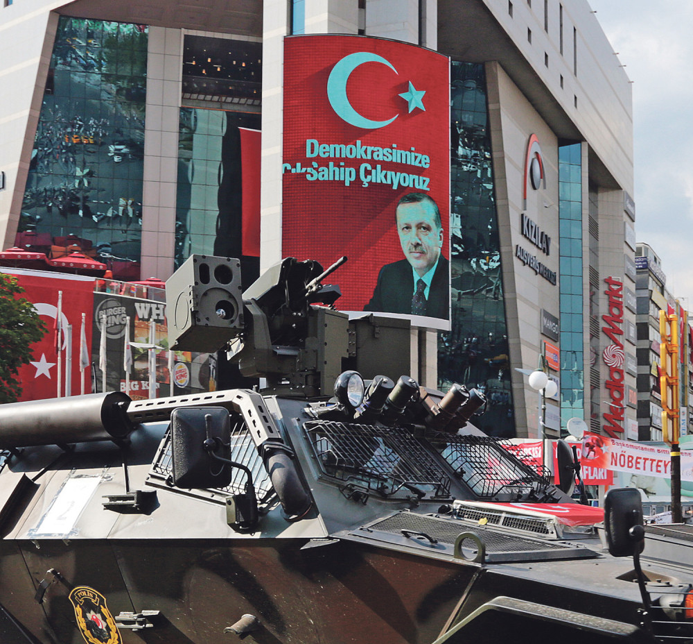 Turci: Vučiću, spasi nas od hapšenja!