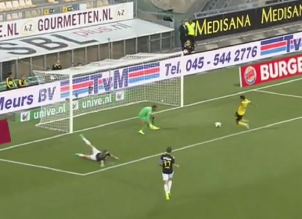 Fudbaler holandske Rode promašio nemoguće (VIDEO)