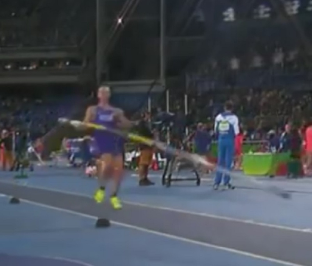 Evo šta je olimpijac uradio kad je u pozadini čuo himnu (VIDEO)