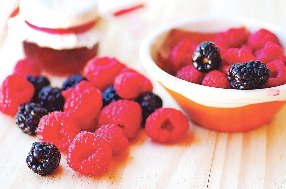 Napravite jednostavnu i osvežavajuću poslasticu sa malinama!