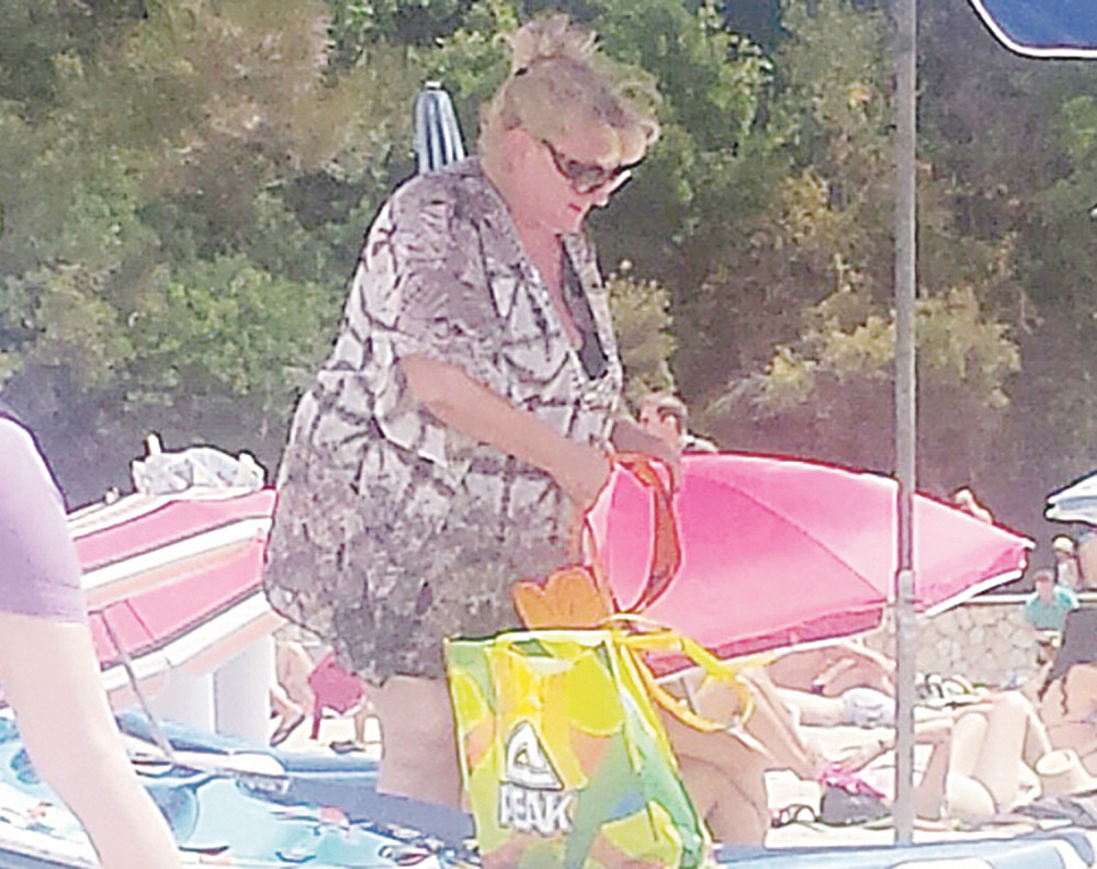 XXL Vesna, plaža joj tesna!