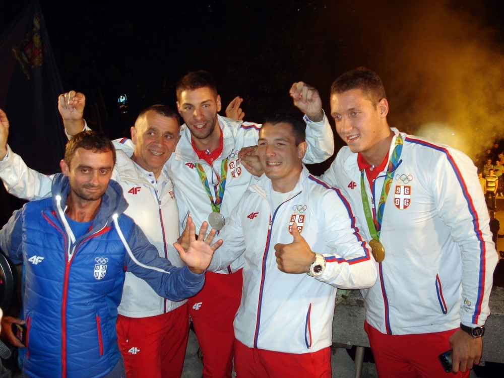 Nišlije priredile doček olimpijcima (FOTO)