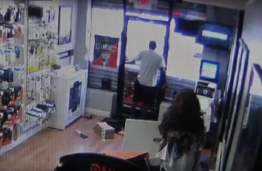 Lopovi sami sebe uhapsili! (VIDEO)