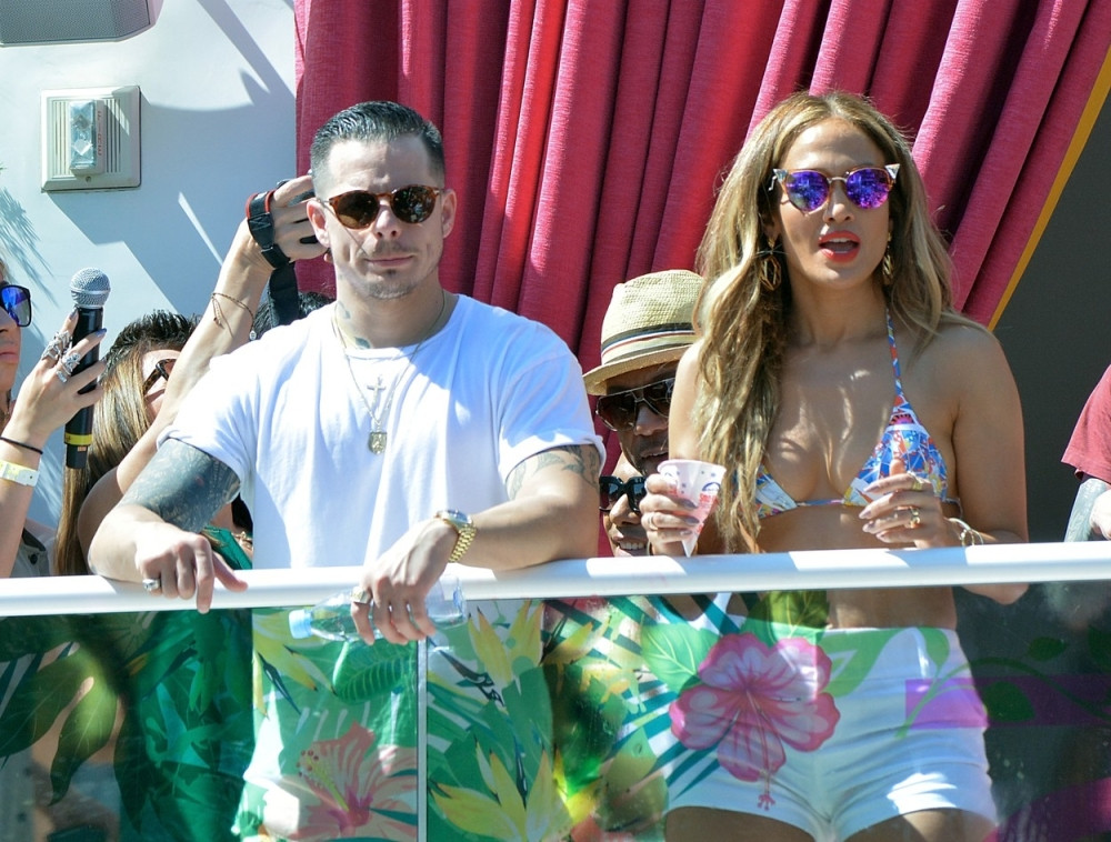 Dženifer Lopez raskinula sa dečkom zbog Kanje Vesta?!