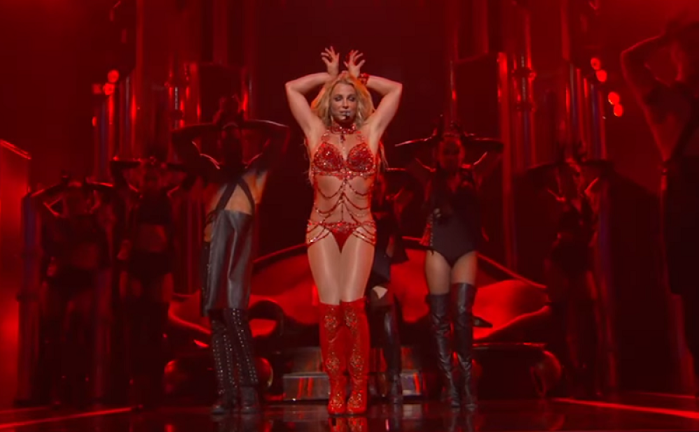 Britni je živa, zdrava i zaljubljena (VIDEO)