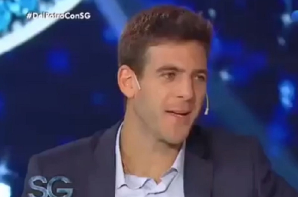 Voditeljka pokazala grudi Del Potru (VIDEO)