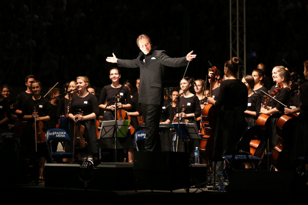 Filharmonija svirala pod otvorenim nebom